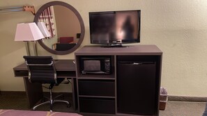 Upgraded, Standard-huone, 2 keskisuurta parisänkyä | Yksilöllisesti sisustettu, yksilöllisesti kalustettu, työpöytä