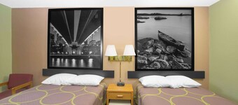 Super 8 by Wyndham Worthington Minnesota