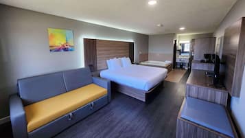 Bureau, chambres insonorisées, fer et planche à repasser