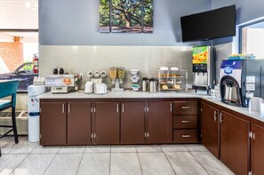 Free daily continental breakfast