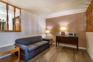 Ropa de cama hipoalergénica, colchones con pillow-top y escritorio 