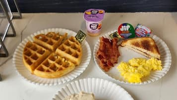 Free daily continental breakfast