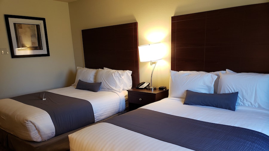 Cobblestone Inn & Suites Merrill