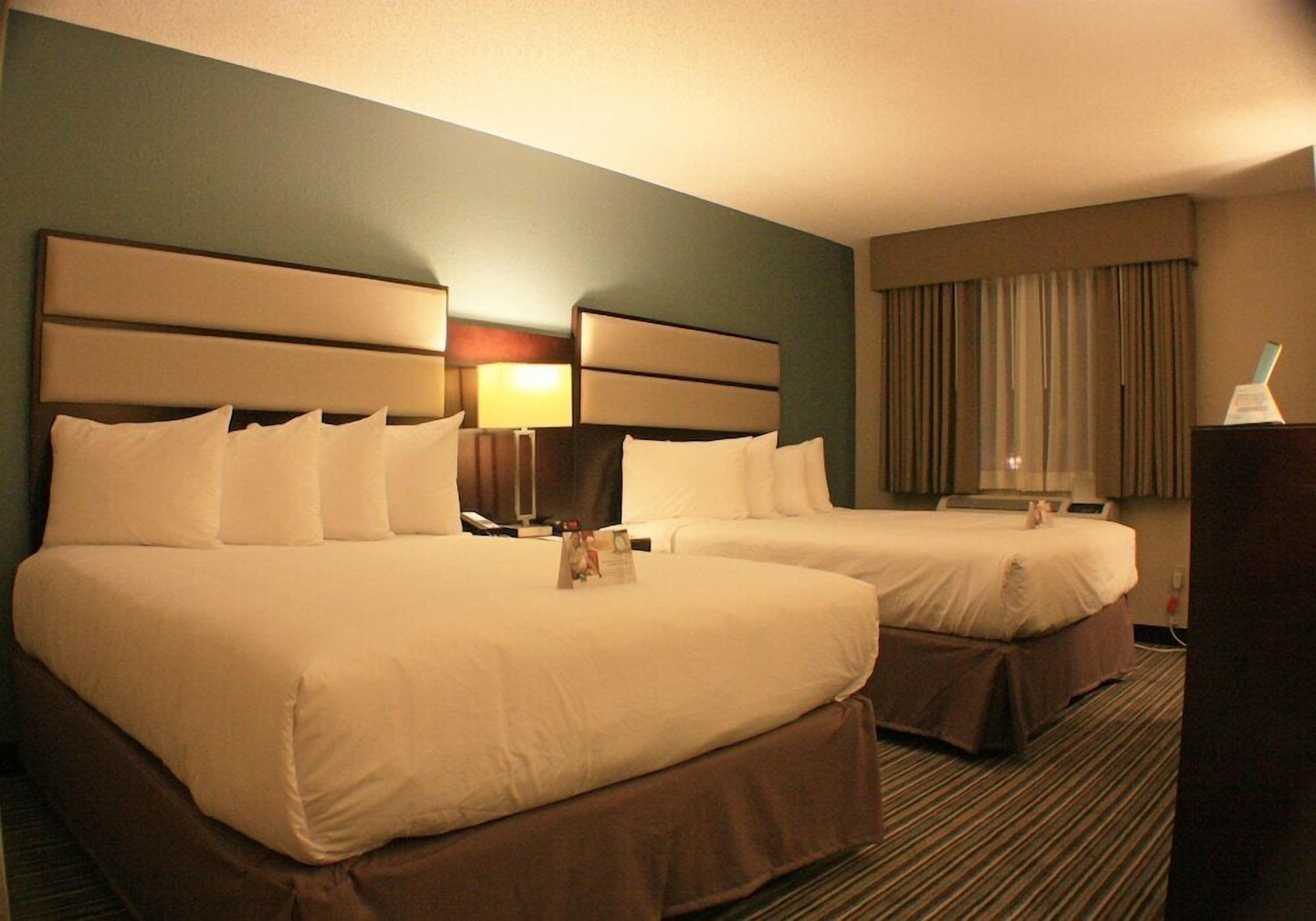 Desk, iron/ironing board, cots/infant beds, free WiFi