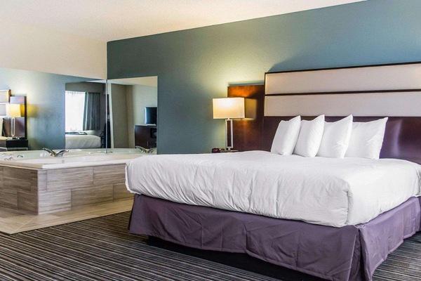 Room, Multiple Beds, Non Smoking | Desk, iron/ironing board, cribs/infant beds, free WiFi
