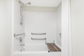 Habitación, 1 cama Queen size, con acceso para personas discapacitadas, para no fumadores | Baño para personas con discapacidad