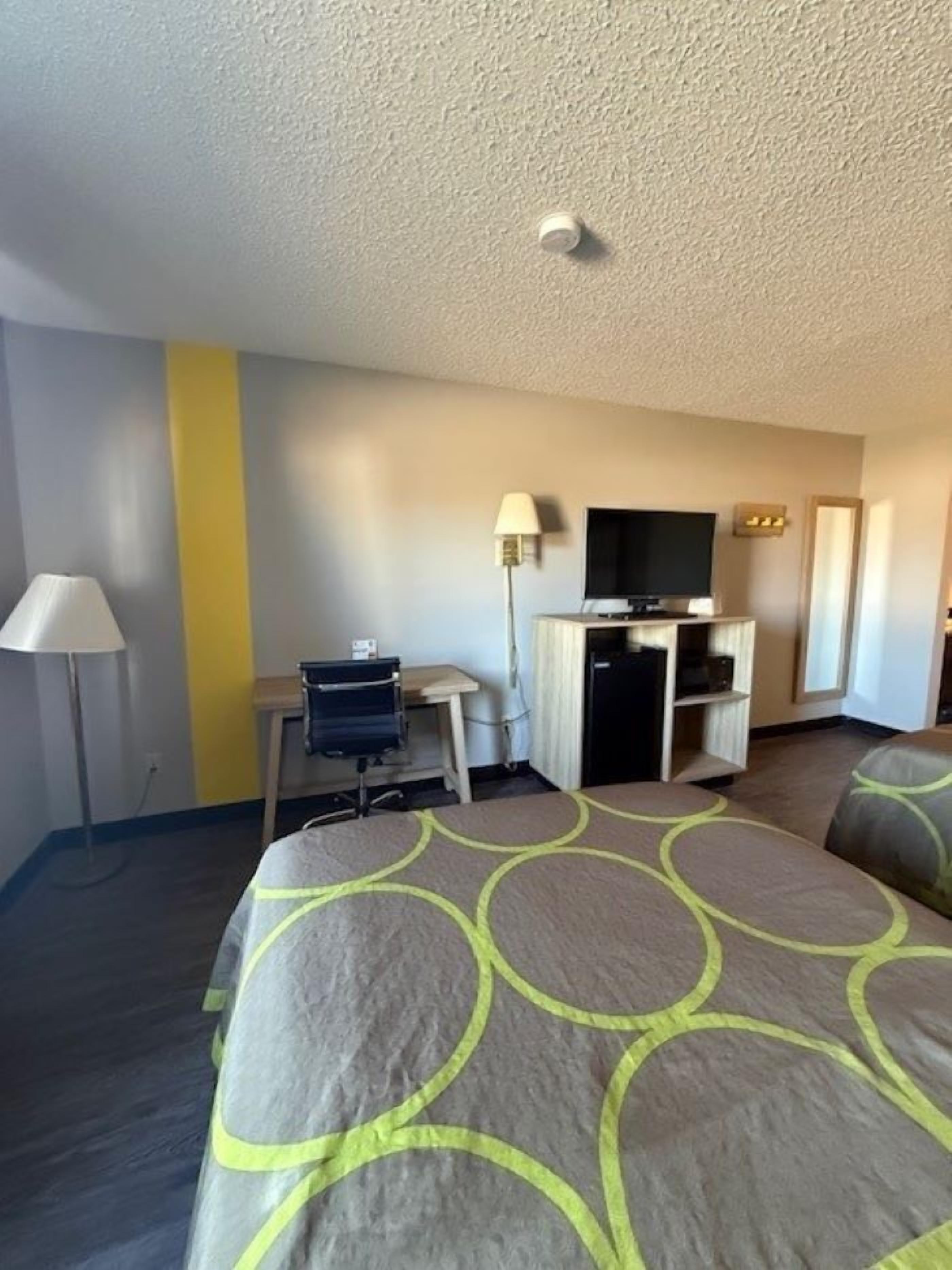 Ferro/asse da stiro, Wi-Fi gratuito, lenzuola, orologio con sveglia