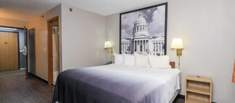 Super 8 by Wyndham Smithville/Kansas City