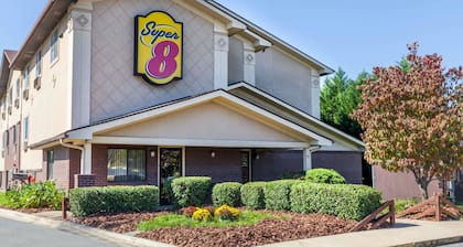 Super 8 by Wyndham Charlotte/Amusement Park Area