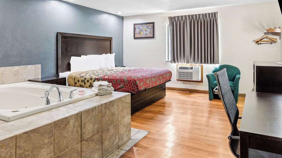 Econo Lodge Akron Copley Northwest