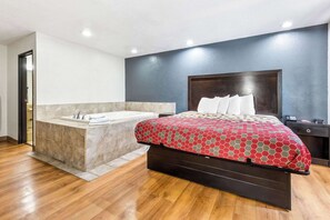 Suite, 1 King-Bett, Nichtraucher | Zimmersafe, Schreibtisch, Verdunkelungsvorhänge, Zustellbetten
