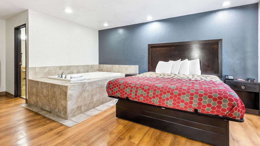 Econo Lodge Akron Copley Northwest