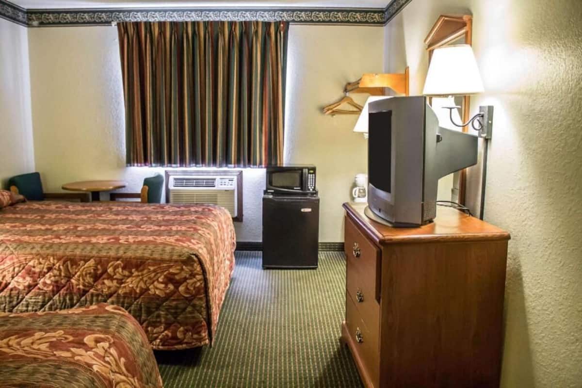 In-room safe, desk, blackout drapes, rollaway beds