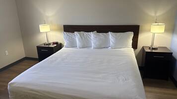 Premium bedding, desk, iron/ironing board, travel cot