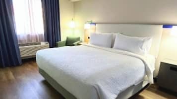 Standard Room, 1 King Bed (Bath Shower Combo) | Premium bedding, desk, iron/ironing board, travel cot