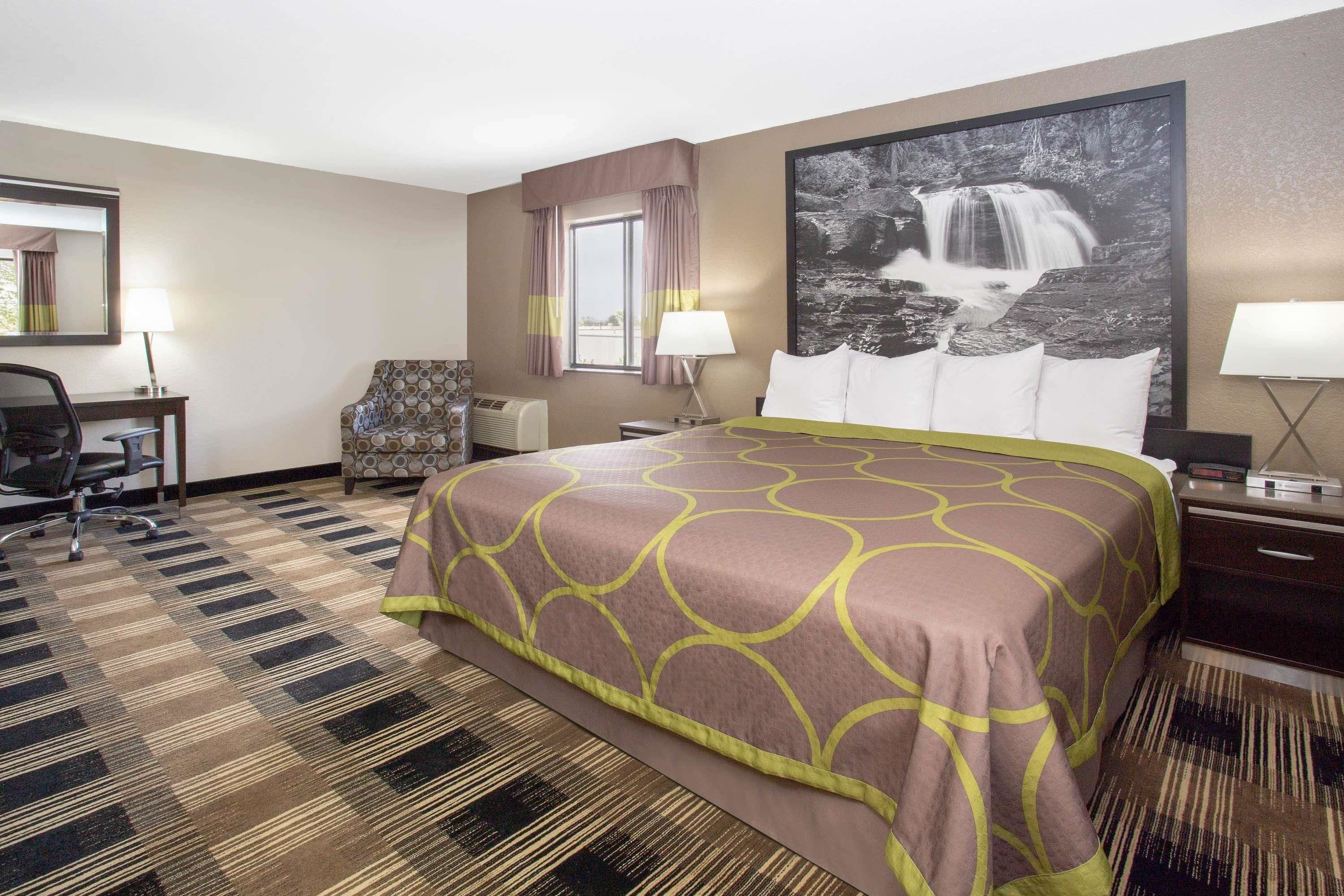 Standard Room, 1 King Bed, Non Smoking