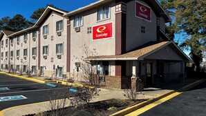 Exterior - Econo Lodge Spring Lake near Fort Bragg (Spring Lake)