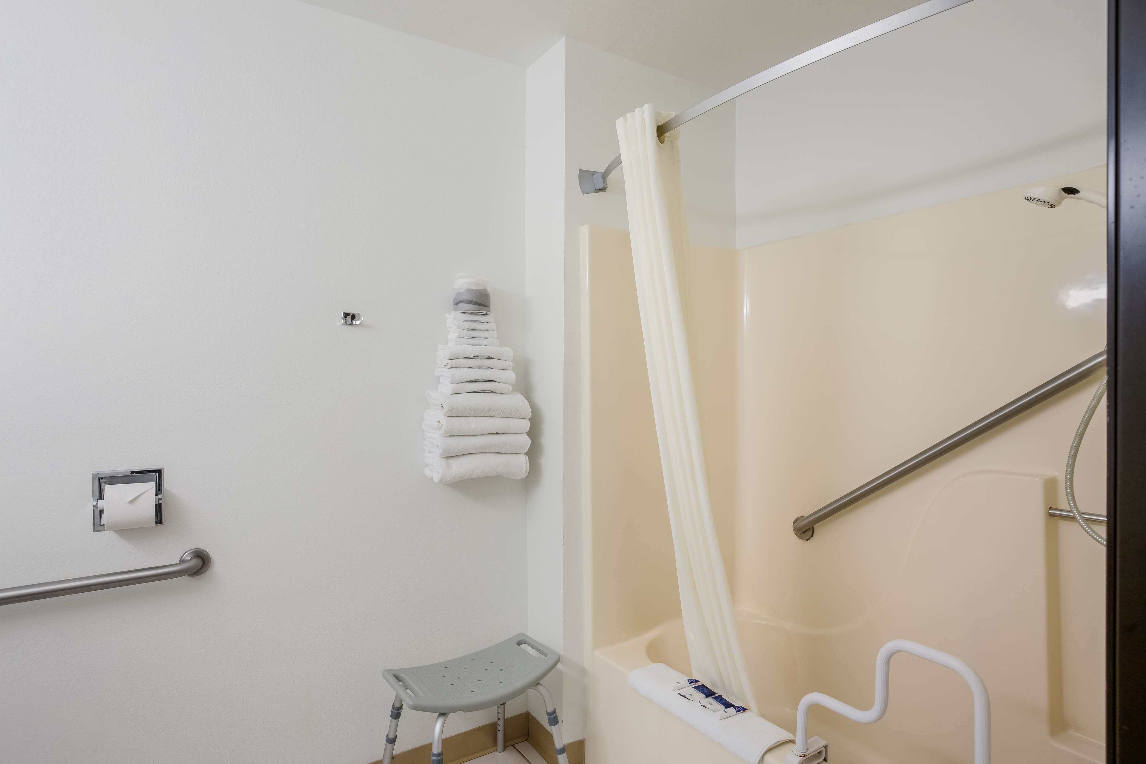 desk, iron/ironing board, free cots/infant beds, rollaway beds