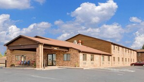 Exterior - Super 8 by Wyndham Ashland (Ashland)