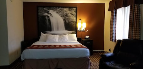 Studio Suite, 1 King Bed, Non Smoking | Desk, laptop workspace, iron/ironing board, rollaway beds