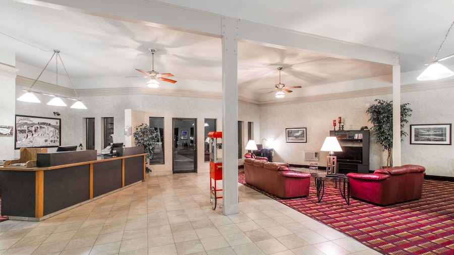 Super 8 by Wyndham Casper West by the River