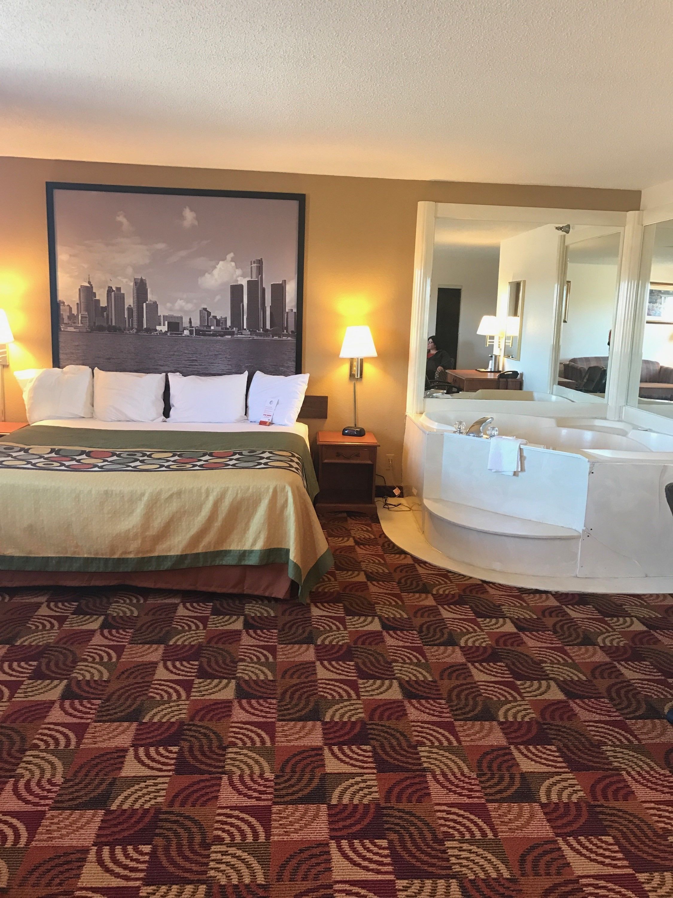 Estudi en suite, 1 llit de matrimoni gran, no fumadors | Caixa forta a l'habitació i planxa i posts de planxar 