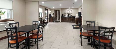 Desayuno para llevar incluido todos los días