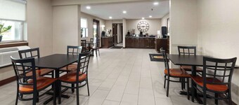 ซูเปอร์ 8 บาย วินด์แฮม ซัมเมอร์สวิลล์/นิว ริเวอร์ เนชั่นแนล พาร์ค