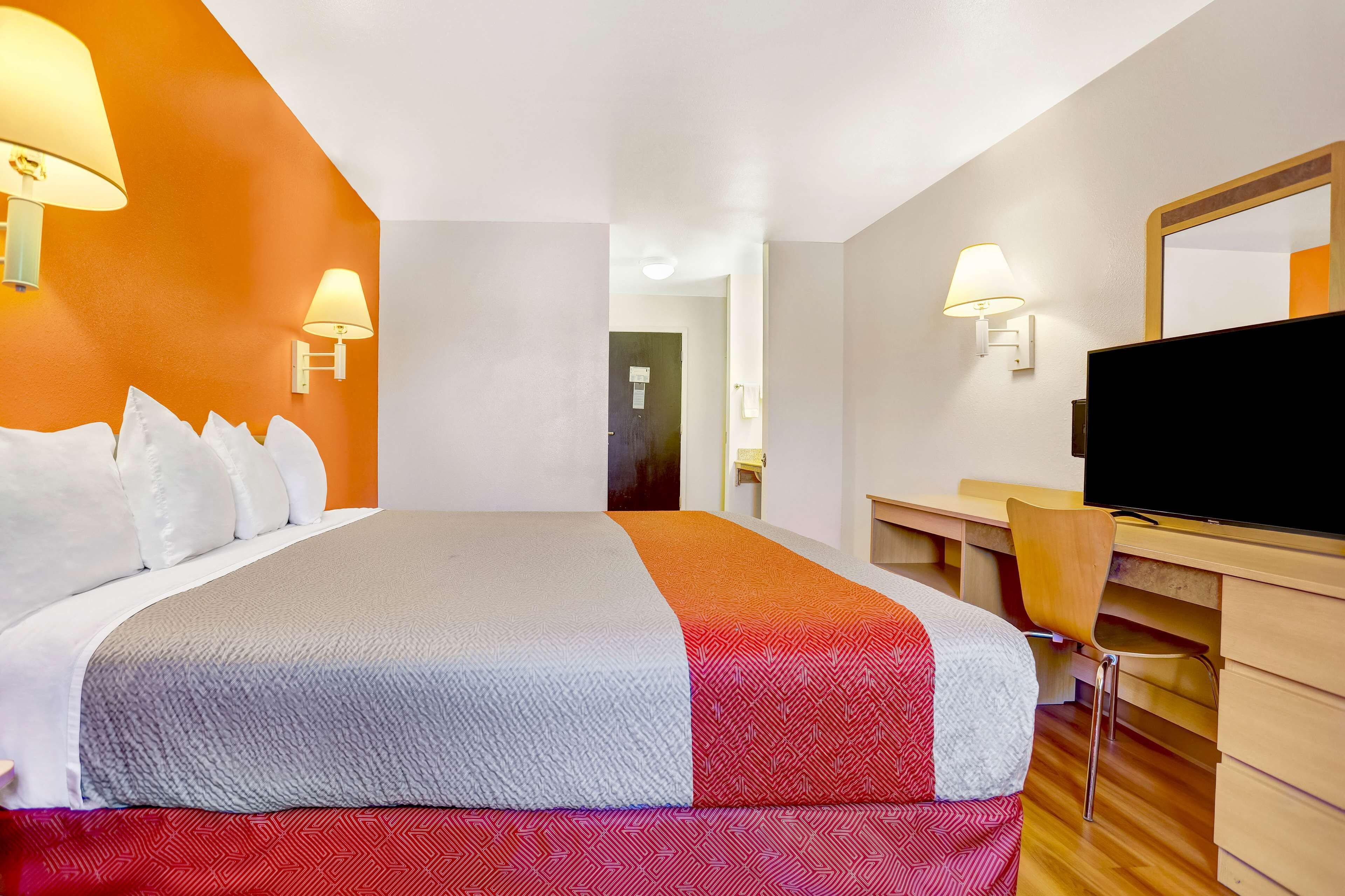 Bureau, espace de travail pour ordinateur portable