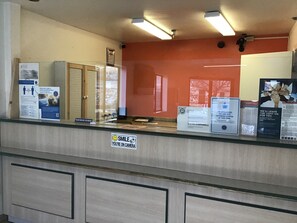 Lobby - Motel 6 Espanola, NM (Espanola)