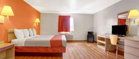 Desk, laptop workspace, iron/ironing board, free WiFi