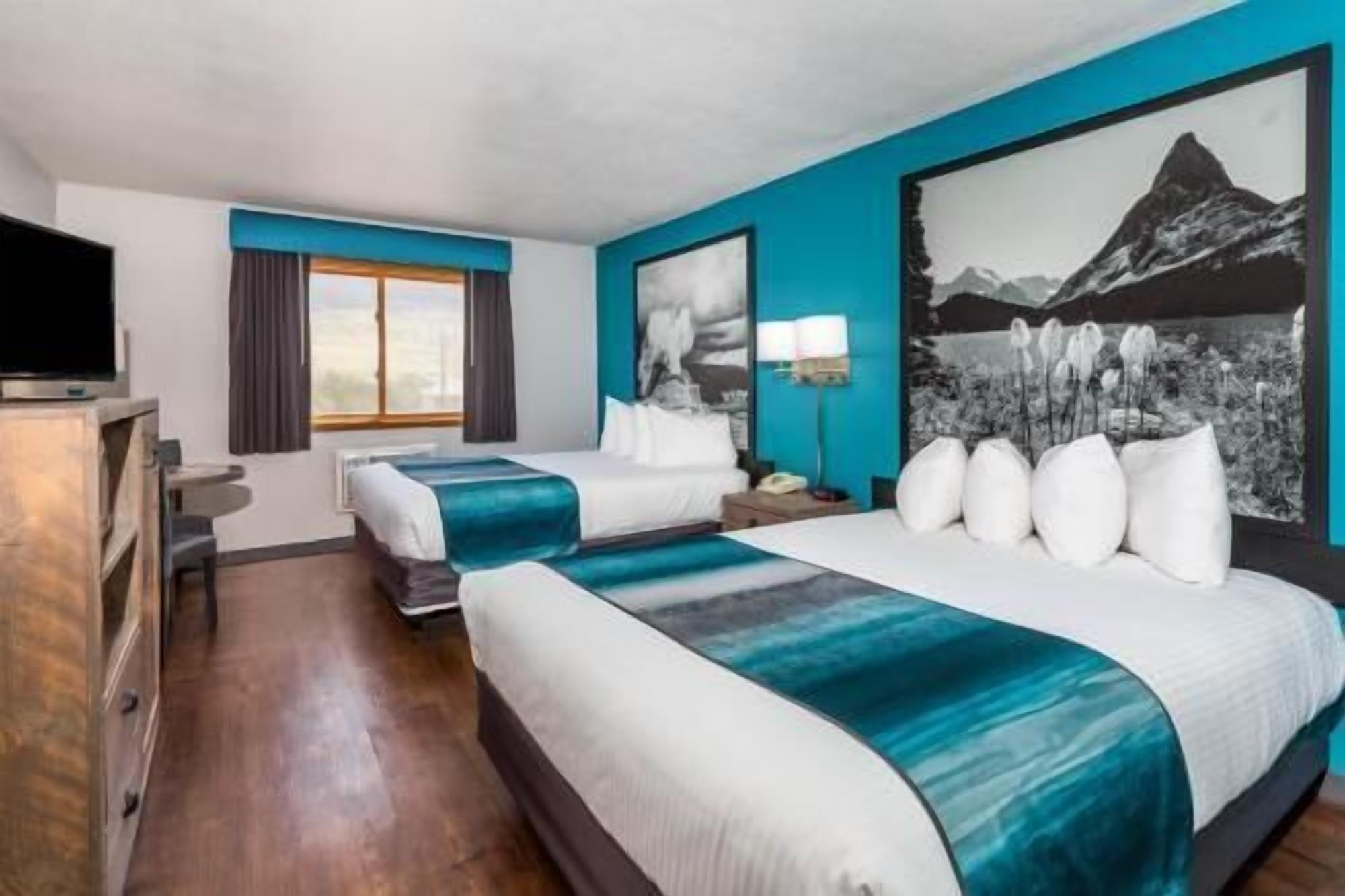 Escritorio, cunas gratuitas, wifi gratis y ropa de cama 