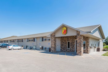 Super 8 by Wyndham Kearney