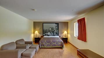 Suite, 1 King Bed, Refrigerator