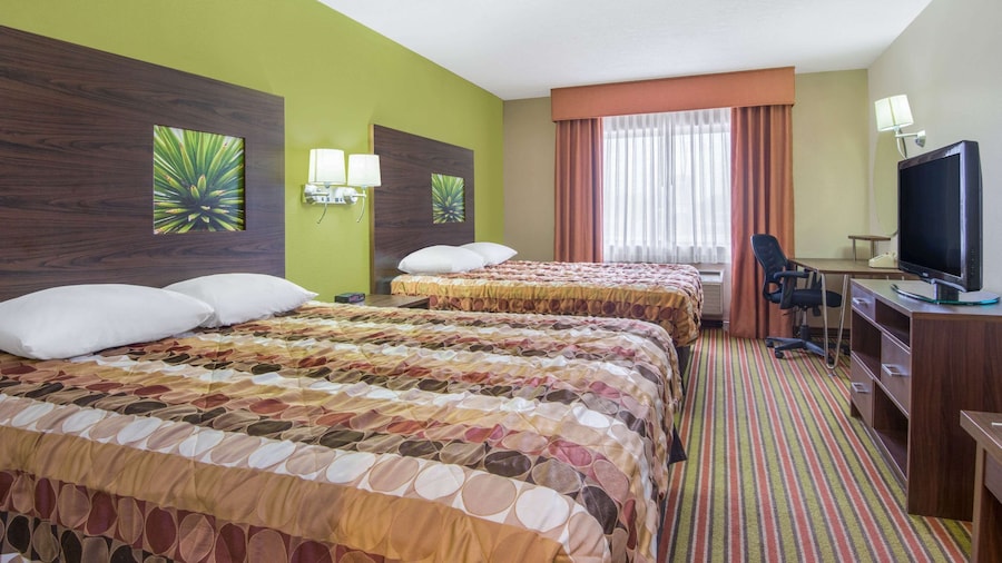 Super 8 by Wyndham Portales