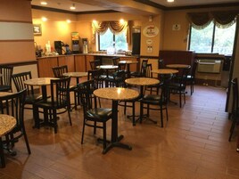 包含每日外带式早餐