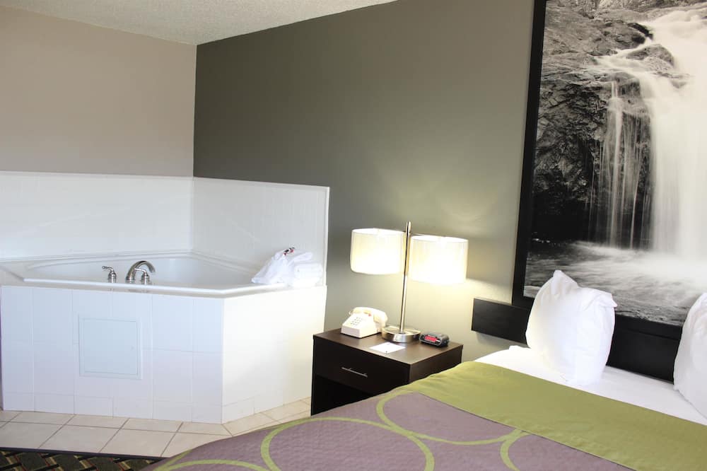 luxury hotels in Grand Rapids