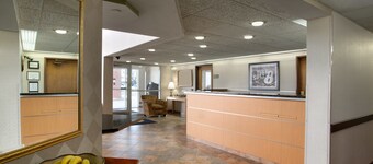 Super 8 by Wyndham Madison South