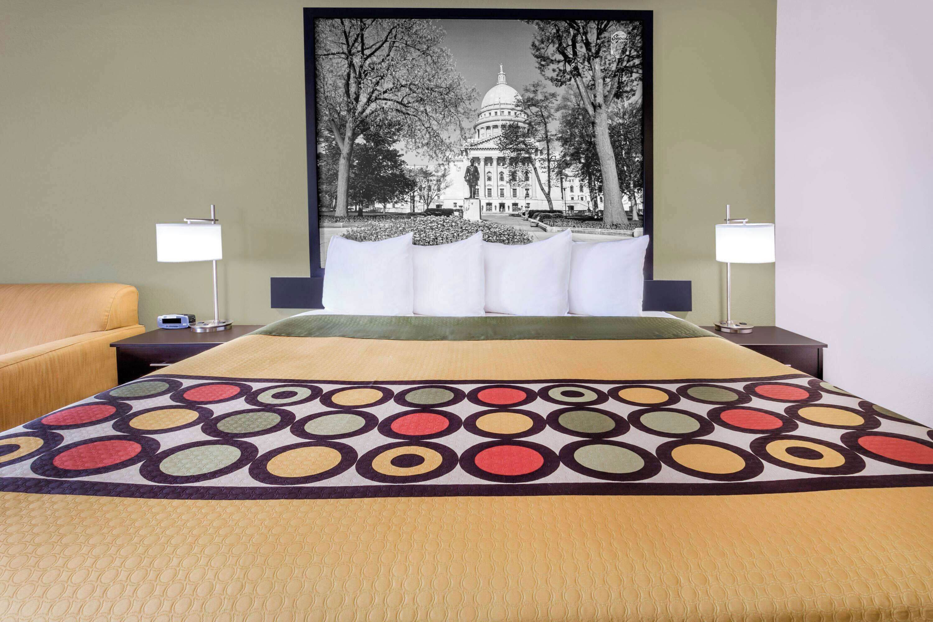 Photo - Super 8 by Wyndham Madison South