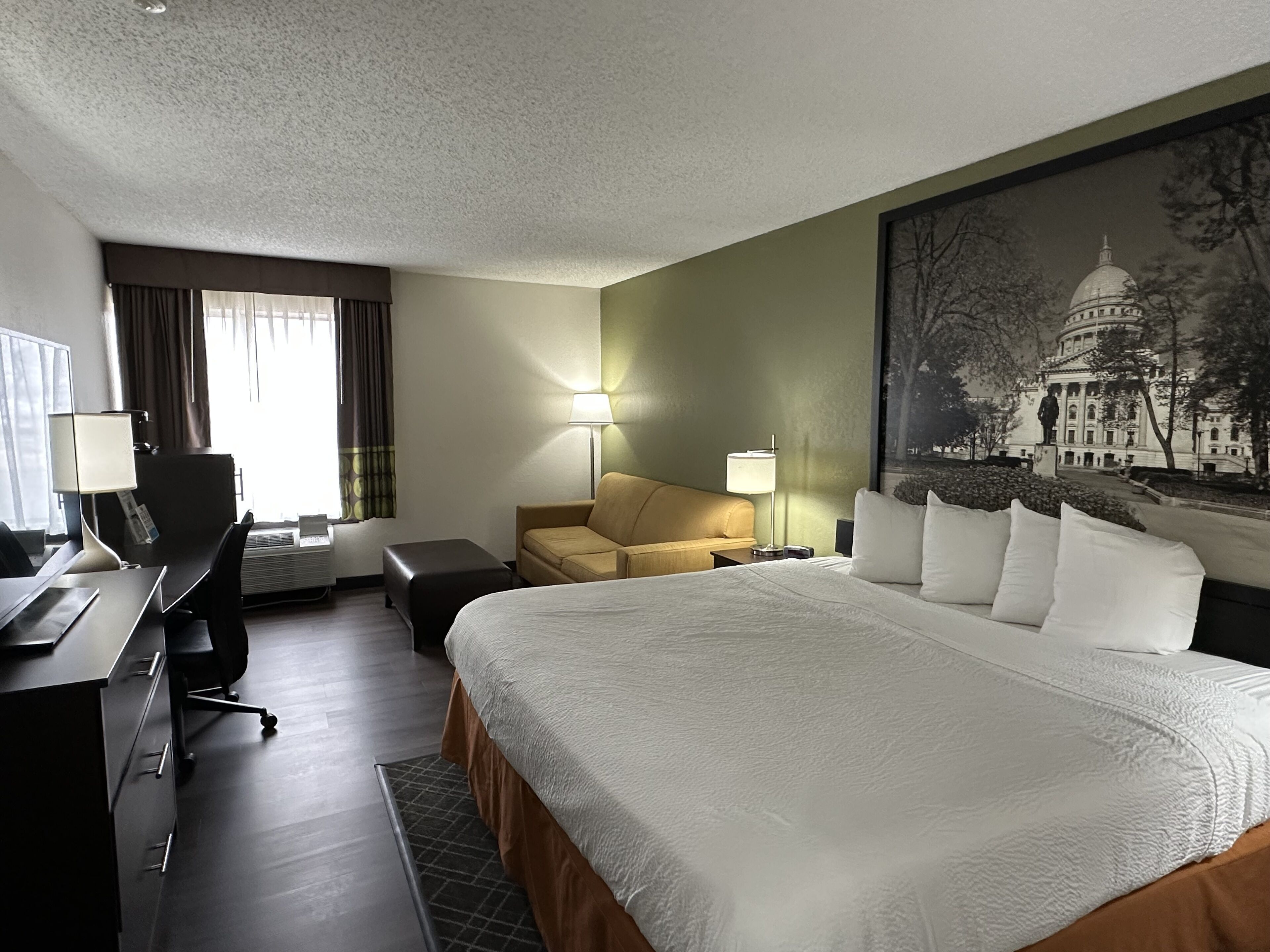 Photo - Super 8 by Wyndham Madison South