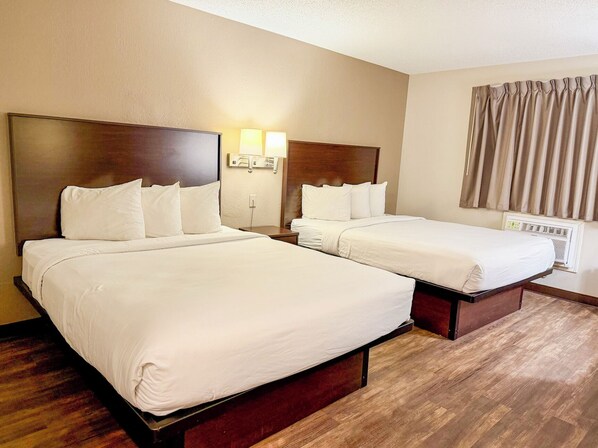 Room, 2 Queen Beds, Non Smoking | Desk, blackout drapes, iron/ironing board, free cribs/infant beds - Baymont by Wyndham Findlay (Findlay)