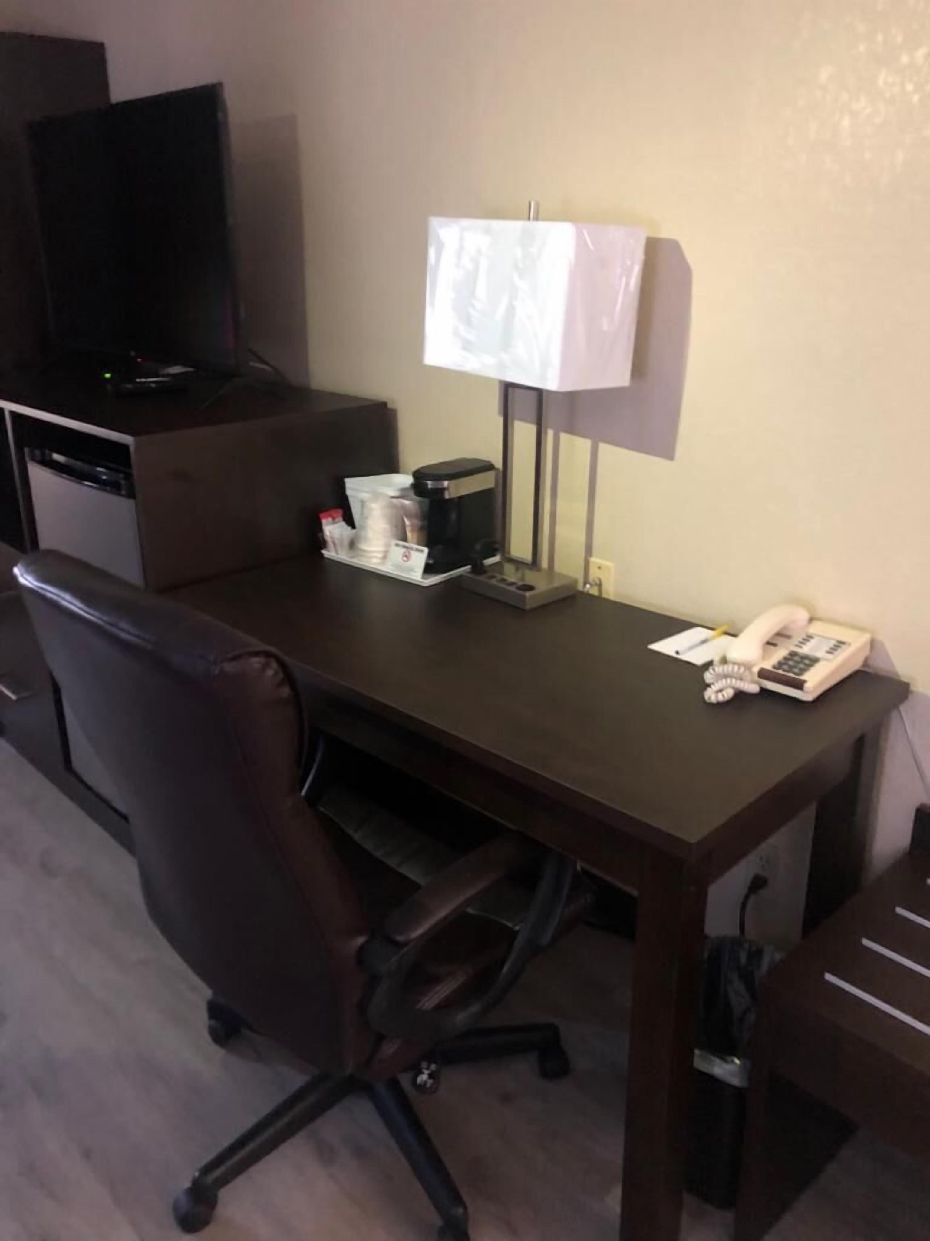 40-inch LCD TV with cable channels, TV