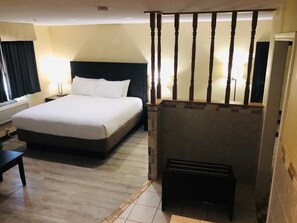 Suite, 1 King Bed, Non Smoking | Desk, laptop workspace, blackout curtains, free WiFi - Wallaceburg Inn (Chatham-Kent)