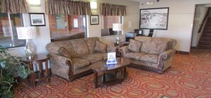 Lobby sitting area - Super 8 by Wyndham Rock Springs (Rock Springs)
