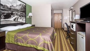 Standard Room, 1 King Bed, Accessible, Non Smoking (Mobility Accessible) | Premium bedding, in-room safe, iron/ironing board, free cots/infant beds
