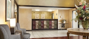Super 8 by Wyndham Milwaukee Airport