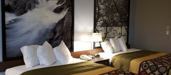 Super 8 by Wyndham Milwaukee Airport