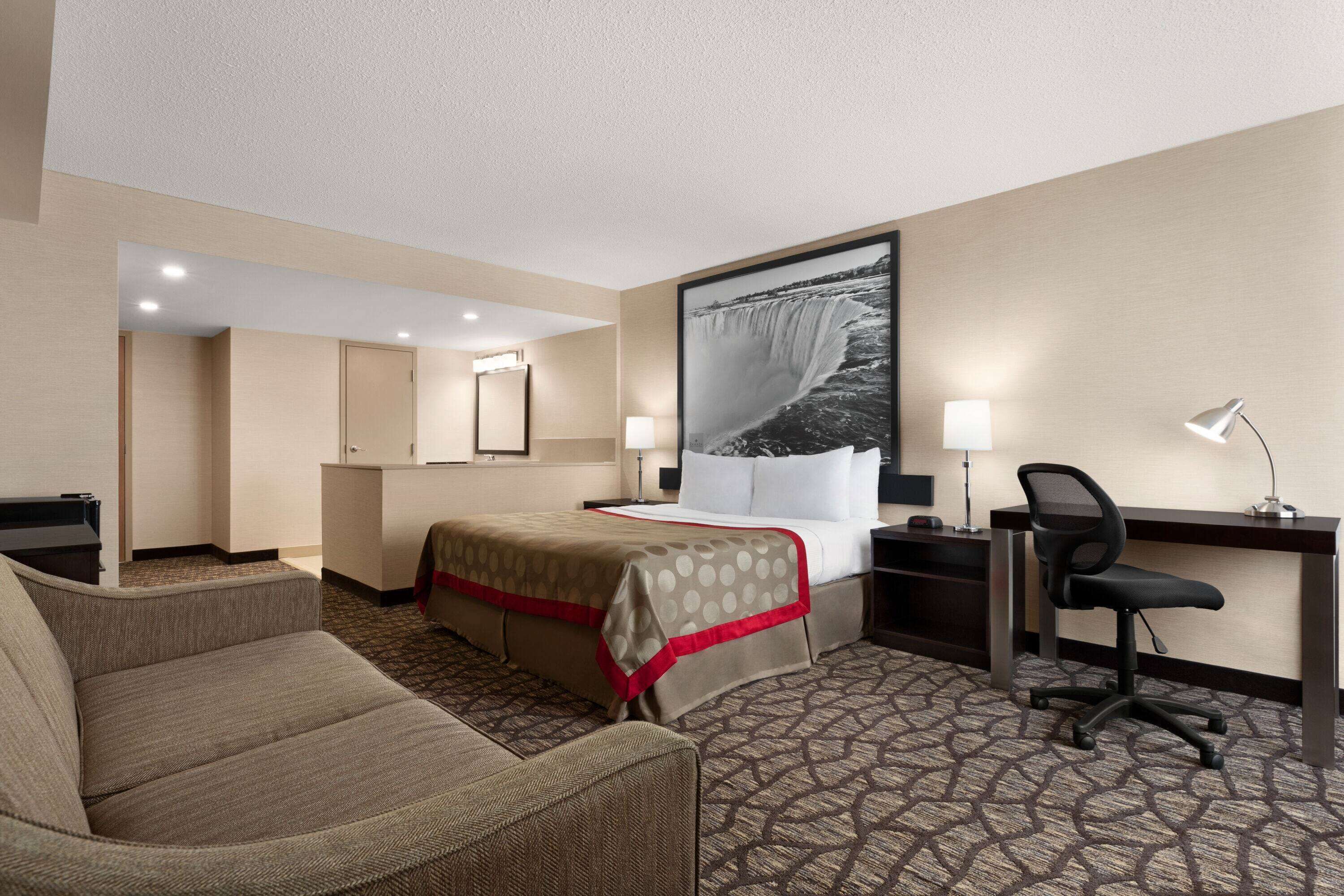 Photo - Ramada by Wyndham Niagara Falls Near the Falls