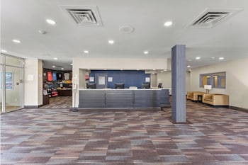 Reception area at Ramada by Wyndham Niagara Falls Near the Falls