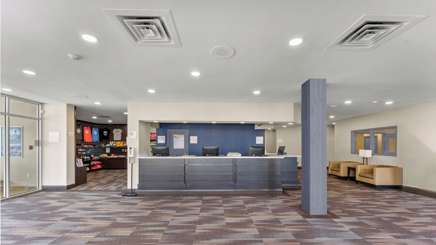 Ramada by Wyndham Niagara Falls Near the Falls